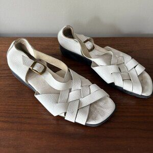 Aerosoles Fisherman Style White Leather Sandals, vintage size 8